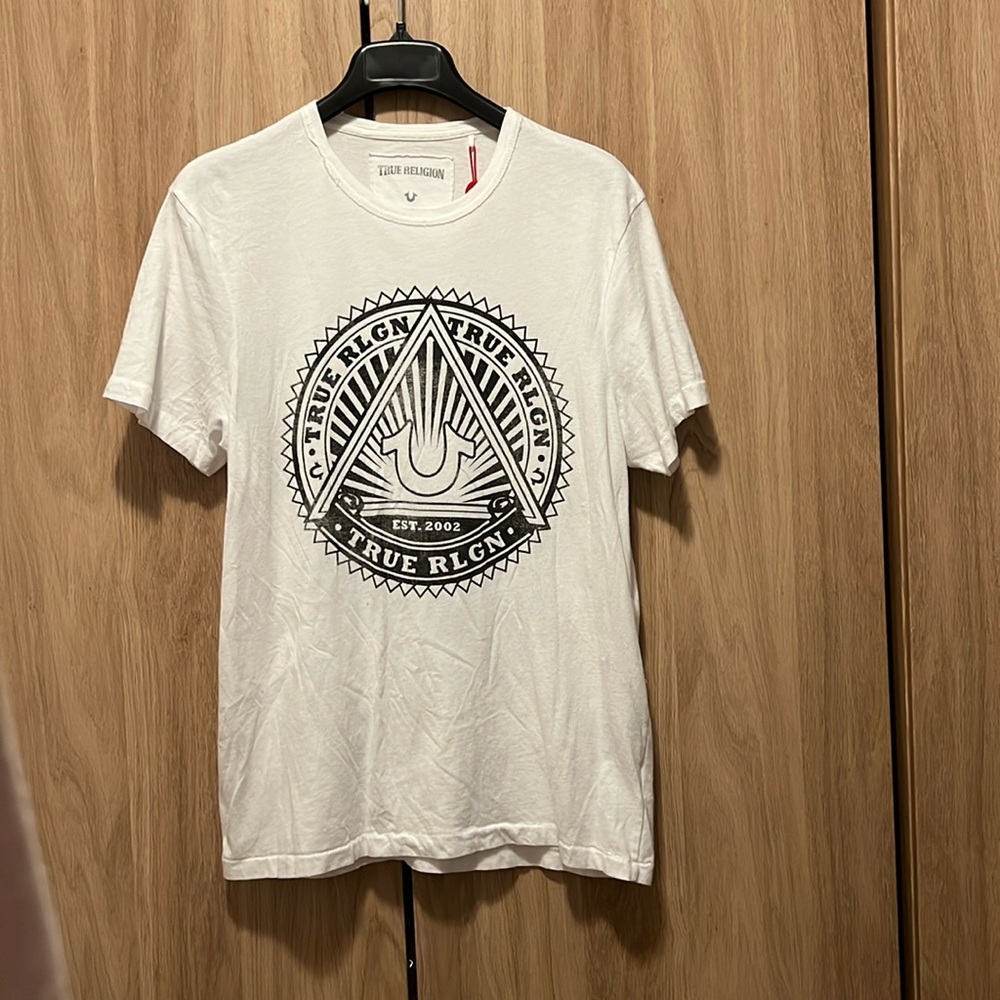 True Religion men’s T-Shirt M. Soft distressed cotton